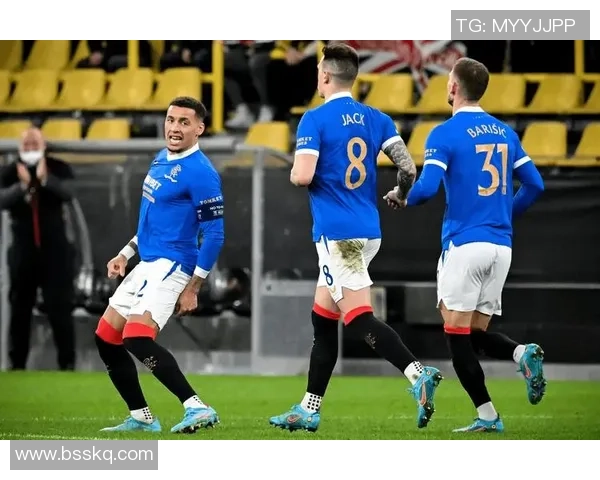 李军专访：从绿茵场到人生舞台的足球旅程回顾与展望